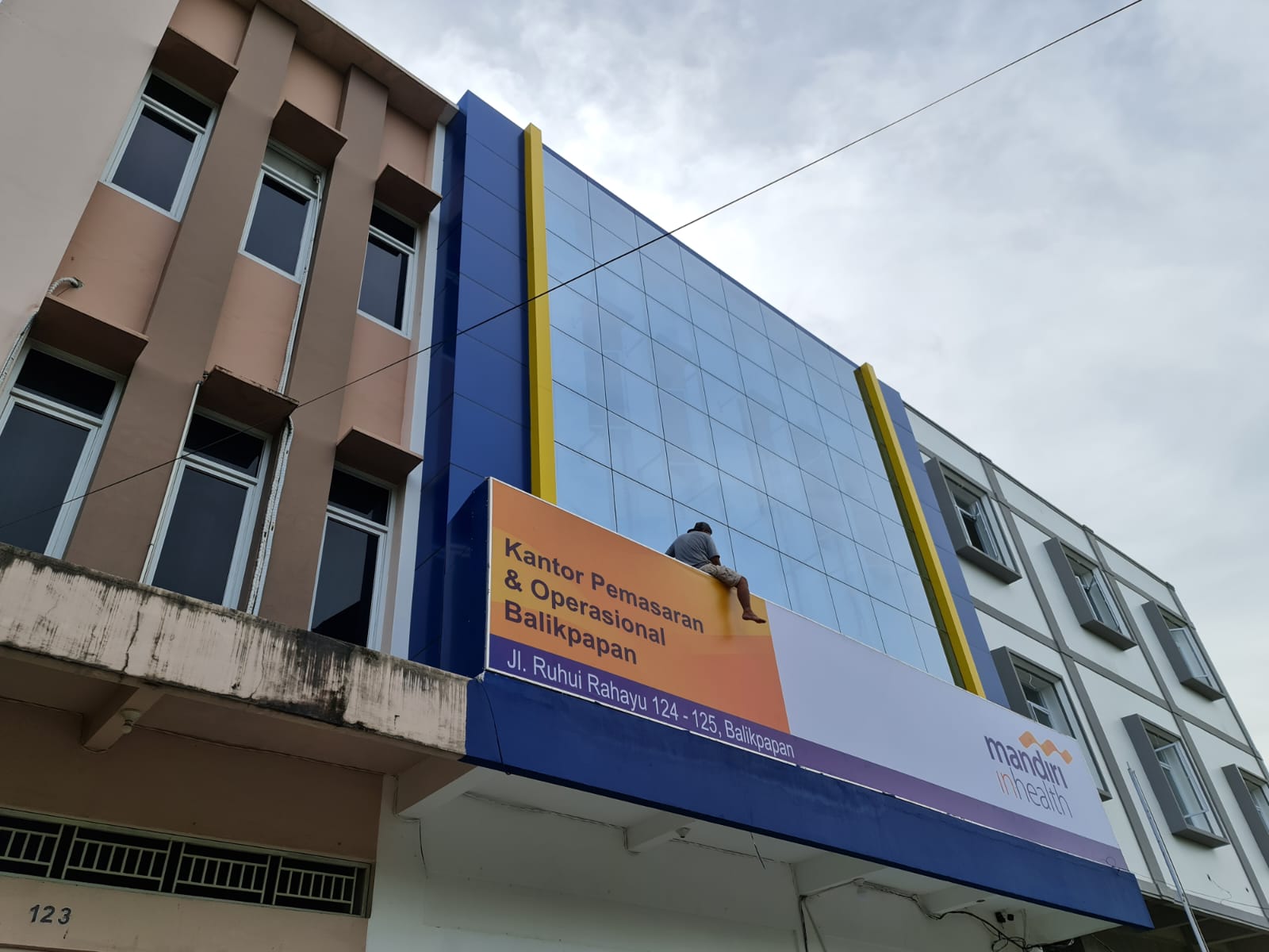 Bank Mandiri | Neon Box - Balikpapan